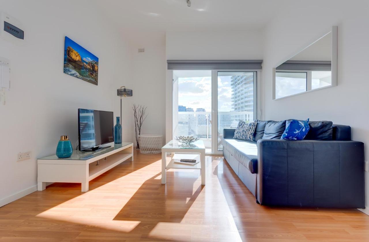 With Stunning Seaviews *