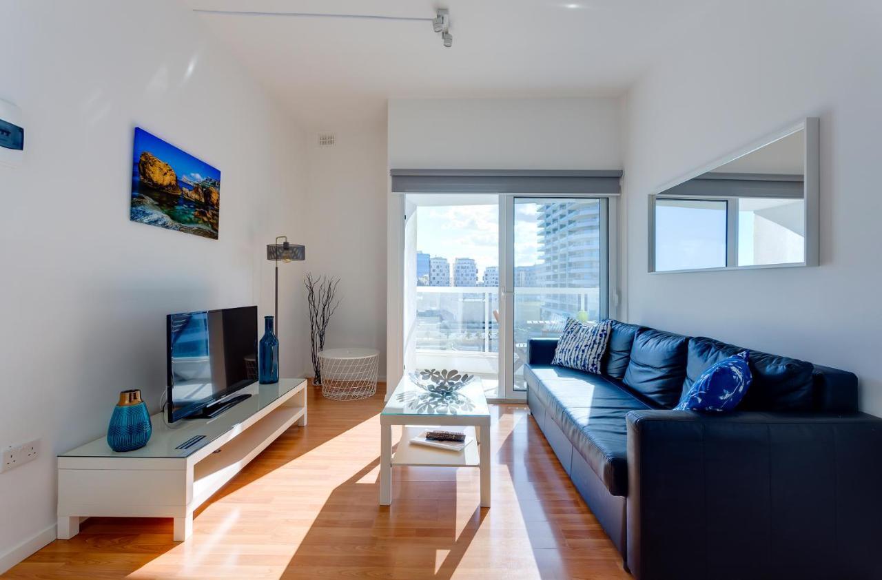 With Stunning Seaviews Sliema