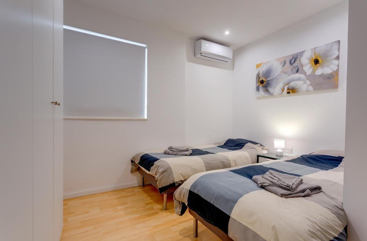 With Stunning Seaviews Appartamento