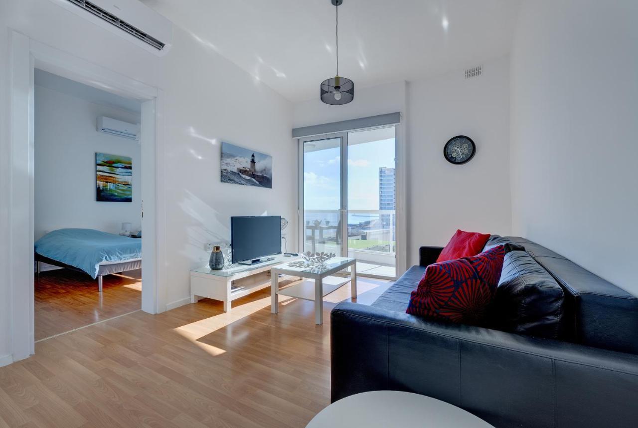 Apartamento With Stunning Seaviews